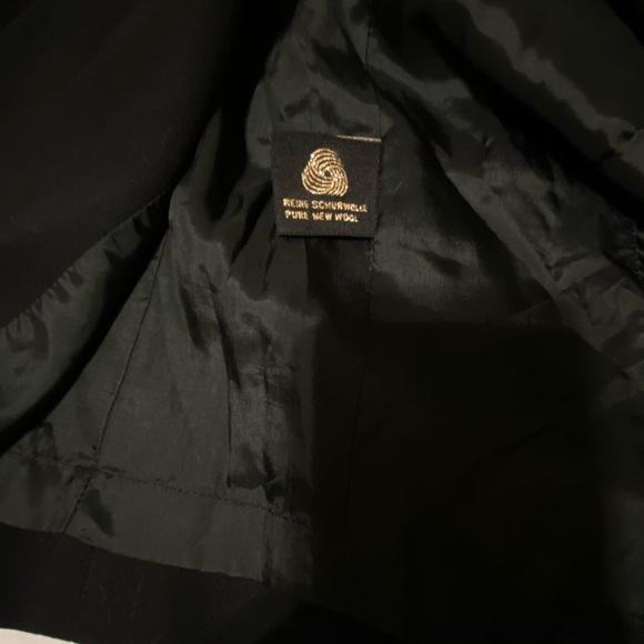 Escada coat gold hardware. - Picture 8 of 14